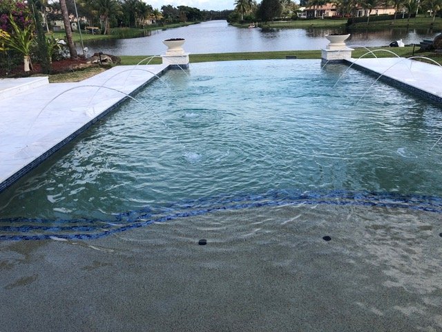 Davie - Infinity Pool & Deck Jets